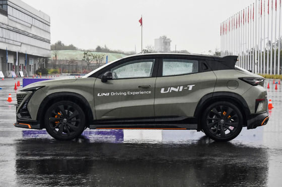 2024 Changan UNI-T Kompakter Kraftstoff Gaswagen SUV Gebrauchtwagen Verkauf 1.5T Sport Version UNI-T Auto