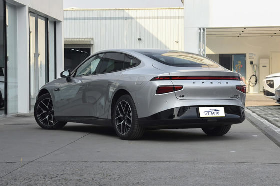 Erleben Sie das Beste aus Luxus und Technologie mit der 2024 Xpeng P5 Electric Sedan