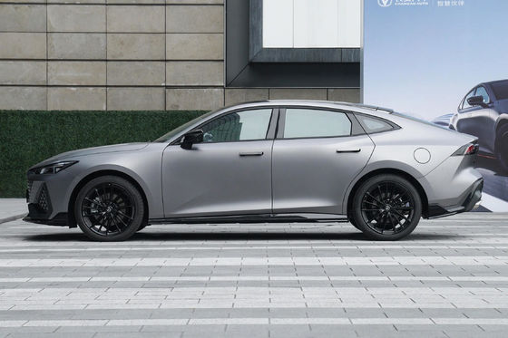 Energiefahrzeuge 2024 Changan Uni-V PHEV Fahrzeug für 5 Personen in Weiß Schwarz Weiß oder Rot