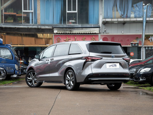 MPV Second-Hand Toyota Sienna mit natürlich angespannten Motortyp und LED-Scheinwerfer