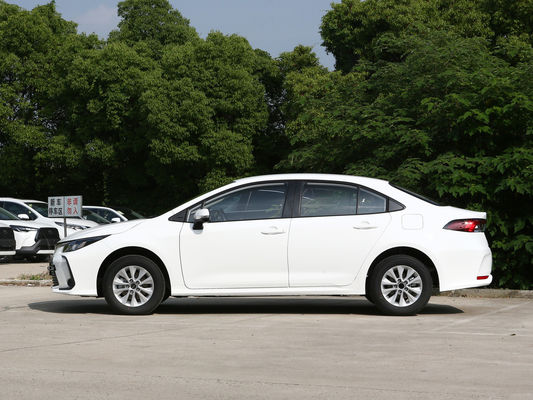 Erschwinglich und Toyota Corolla Hybrid Elektrofahrzeug Kleine Größe