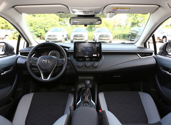 Erschwinglich und Toyota Corolla Hybrid Elektrofahrzeug Kleine Größe