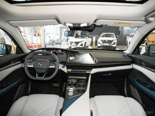 2024 Changan UNI-V 2.0T Benzin 4WD Antriebsfahrzeug Hochgeschwindigkeits-Smart Made In Gebrauchtwagen
