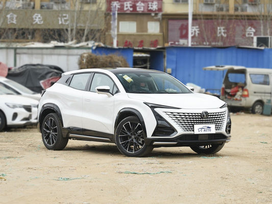 Maximalgeschwindigkeit 200 km/h Die 2023 Changan UNI-T 1.5T Turbo Luxus Limousine mit Benzinantrieb