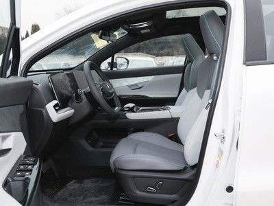 Maximalgeschwindigkeit 200 km/h Die 2023 Changan UNI-T 1.5T Turbo Luxus Limousine mit Benzinantrieb