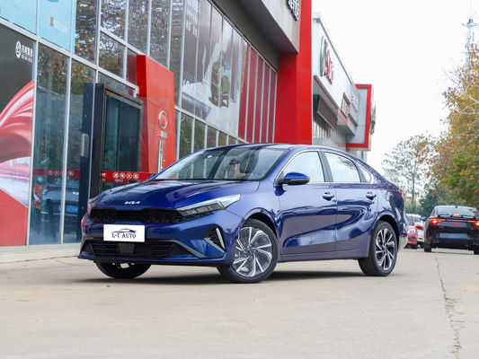 2024 Economy Benzinwagen KIA K3 Kompaktwagen Limousine Benzinwagen mit und Ledersitze