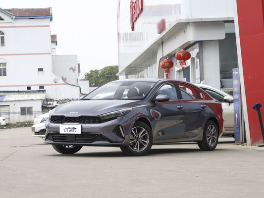 2024 Economy Benzinwagen KIA K3 Kompaktwagen Limousine Benzinwagen mit und Ledersitze