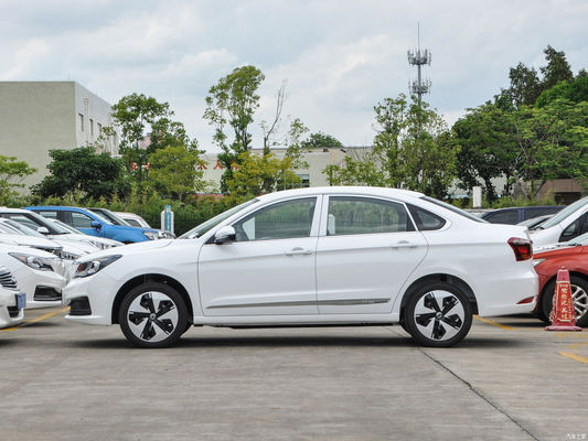 2024 Dongfeng Fengshen E70 erschwingliches Elektroauto mit 0,5 Stunden Ladezeit und 5-Sitzer