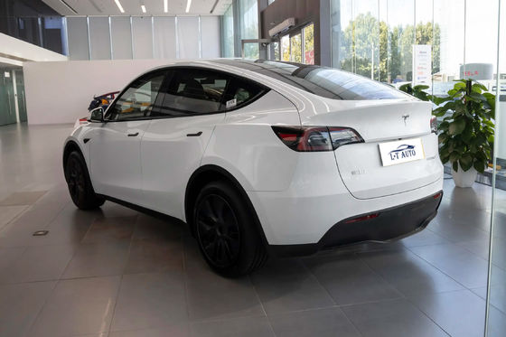 2024 Tesla Model Y 5 Türen 5 Sitzplätze 4 Räder EV-Auto 4750x1921x1624mm Länge Breite Höhe