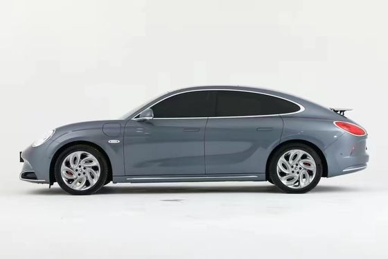 ORA Lightning Cat EV Schöne Kleinwagen 4-Türer Limousine 5-Sitzer Länge 4871 Breite 1862