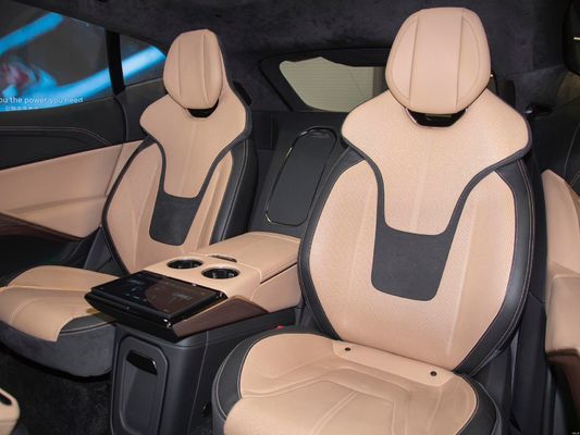 Erleben Sie die Zukunft des Fahrens mit dem 2024 Red Lotus Eletre A 4WD Sport SUV