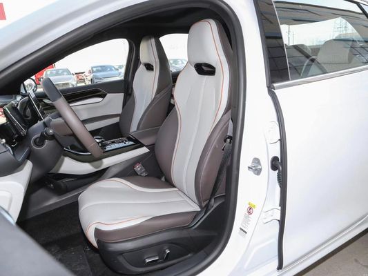 2024 BYD Qin PLUS DM-i 55KM Champion Edition Batterie Elektrofahrzeug in Schwarz