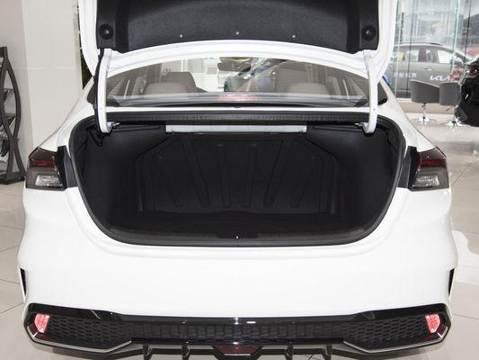2024 KIA K3 Benzinwagen Linkslenker Automatische Limousine mit und LED-Scheinwerfer