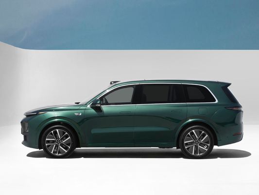 Exportierte Lixiang L9 Großwagen mit 42,8 kWh Batteriekapazität und 5-Türer-Fünf-Sitzer-Design