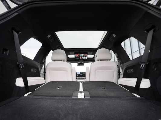 Exportierte Lixiang L9 Großwagen mit 42,8 kWh Batteriekapazität und 5-Türer-Fünf-Sitzer-Design