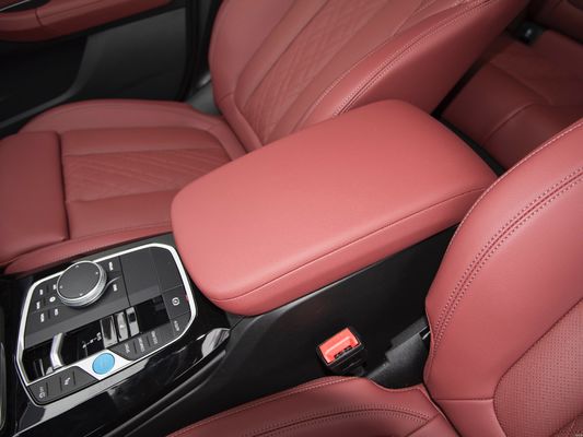 BMW iX3 Elektropatrouillenwagen 4 oder 5 Sitzplätze Gesamtleistung 210kw Höchstgeschwindigkeit 180kw/h