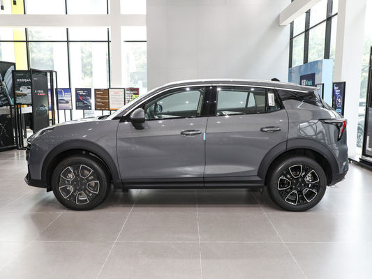 50-80L Tankkapazität LynkCo 06 Klein SUV Benzinwagen mit Rückkamera und 4-Sitzer