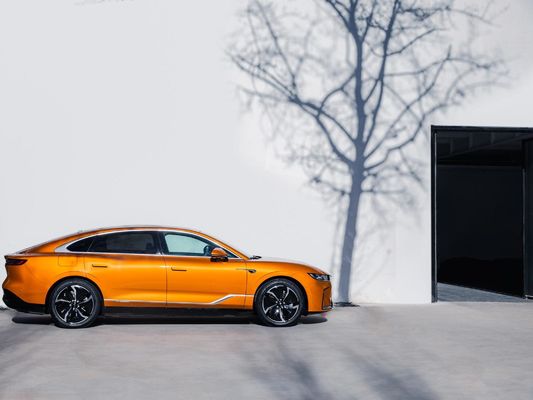 2024 Voyah Zhuiguang Elektrische Limousine Standard 5 Sitzplätze Elektrofahrzeug 5 Farben 3000 mm Radstand