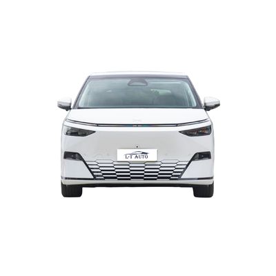 Großfamilien-MPV Xpeng X9 Elektrisch 702KM NEDC Ultra Long Range 7-Sitzer Energiefahrzeug