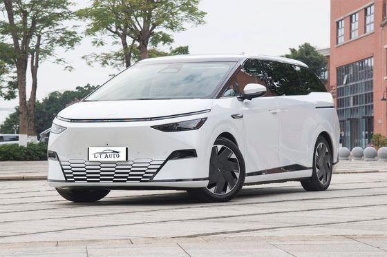 Großfamilien-MPV Xpeng X9 Elektrisch 702KM NEDC Ultra Long Range 7-Sitzer Energiefahrzeug
