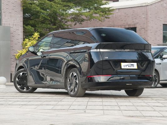 Großfamilien-MPV Xpeng X9 Elektrisch 702KM NEDC Ultra Long Range 7-Sitzer Energiefahrzeug