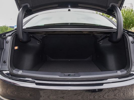 Elektrofahrzeuge Eingeschwindigkeitsgetriebe und Schnellladung 2024 Hongqi E-QM5 Energiefahrzeug