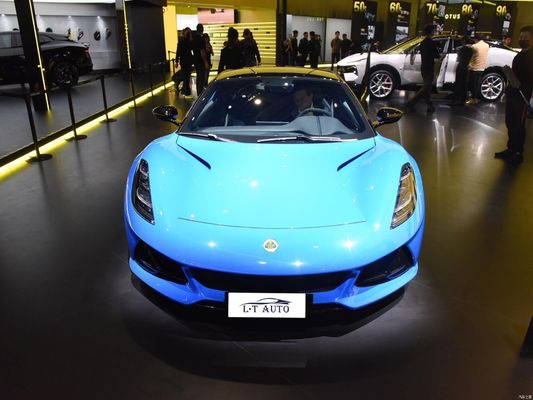 Lotus Emira-Sportwagen entfalten das volle Potenzial von Lithium-Elektrizität