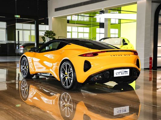 Lotus Emira-Sportwagen entfalten das volle Potenzial von Lithium-Elektrizität