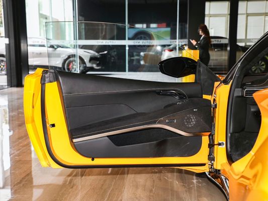 Lotus Emira-Sportwagen entfalten das volle Potenzial von Lithium-Elektrizität