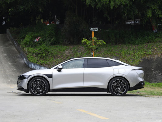 870KM reine elektrische Kreuzfahrt Reichweite Geely ZEEKR 007 AWD Version Hochgeschwindigkeitsfahrzeug