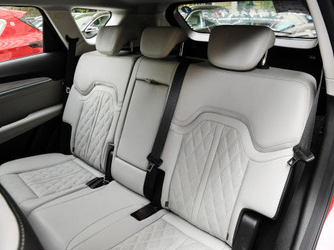 Jetour X70 X90 Plus 7-Sitzer Automobil mit 1.6T 2.0T Motor und 50-80L Tankkapazität