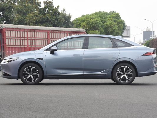 Xpeng P5 EV-Fahrzeuge verkaufen direkt chinesische Elektroautos in verschiedenen Farben