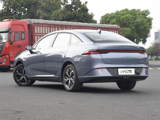 Xpeng P5 EV-Fahrzeuge verkaufen direkt chinesische Elektroautos in verschiedenen Farben