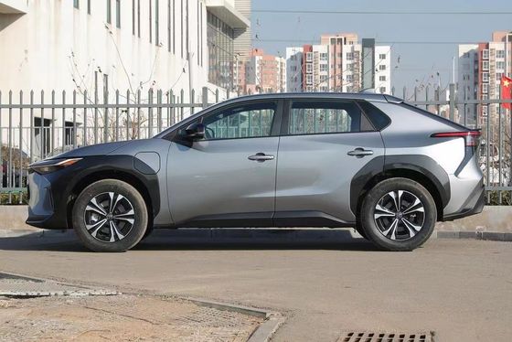 5 Sitzplätze und lange Reichweite Die perfekte Kombination im 2023 Toyota bZ4X Elektroauto