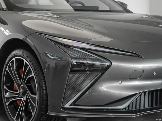 Zhiji IM LS7 Hybrid SUV 70kWh Batteriekapazität 6.5s Beschleunigung für Elektrofahrzeuge