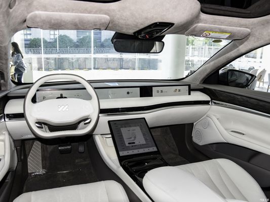 Zhiji IM LS7 Hybrid SUV 70kWh Batteriekapazität 6.5s Beschleunigung für Elektrofahrzeuge