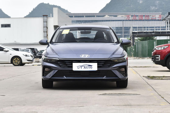 2024 Hyundai Elantra 1.5L CVT Automatik FWD Brennstoff Benzinfahrzeug mit 5 Sitzen