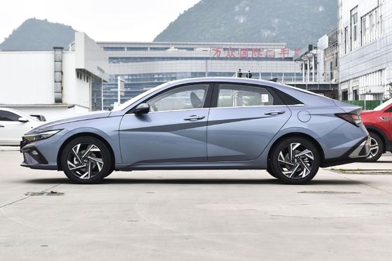 Elantra Limousine 4-Türer 5-Sitzer mit 360° Rückkamera und maximalem Drehmoment Nm 100-200Nm
