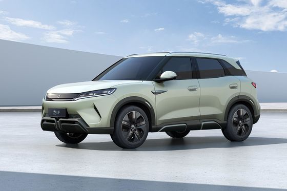 401KM Langstrecken Lithium Eisen Phosphat Batterie BYD YUAN UP 2WD Kleiner EV-SUV für Sie