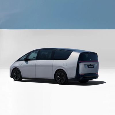 Lixiang Mega 7-Sitzes MPV 4WD reines Elektroauto mit 400 kW Maximalleistung 5350x1965x1850