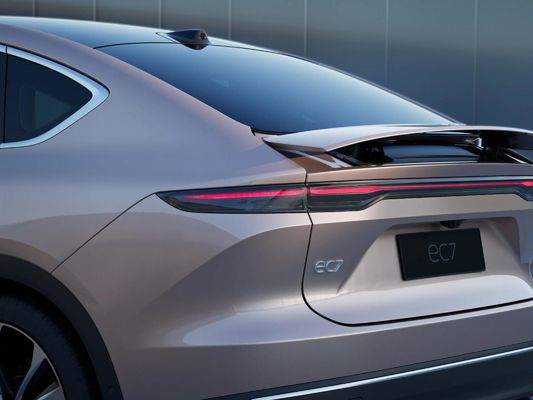 NIO EC7 Long Range EV SUV mit 2960 mm Radstand und 5-türiger 5-sitziger Karosserie